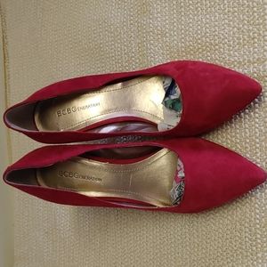 BCBG suede pumps burgundy sz8b